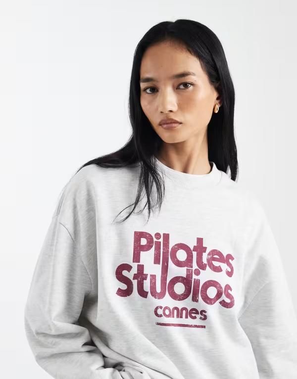 エイソス レディース アウター パーカー・スウェット シャツ グラフィック ASOS DESIGN oversized sweatshirt with pilatestudio graphic in
