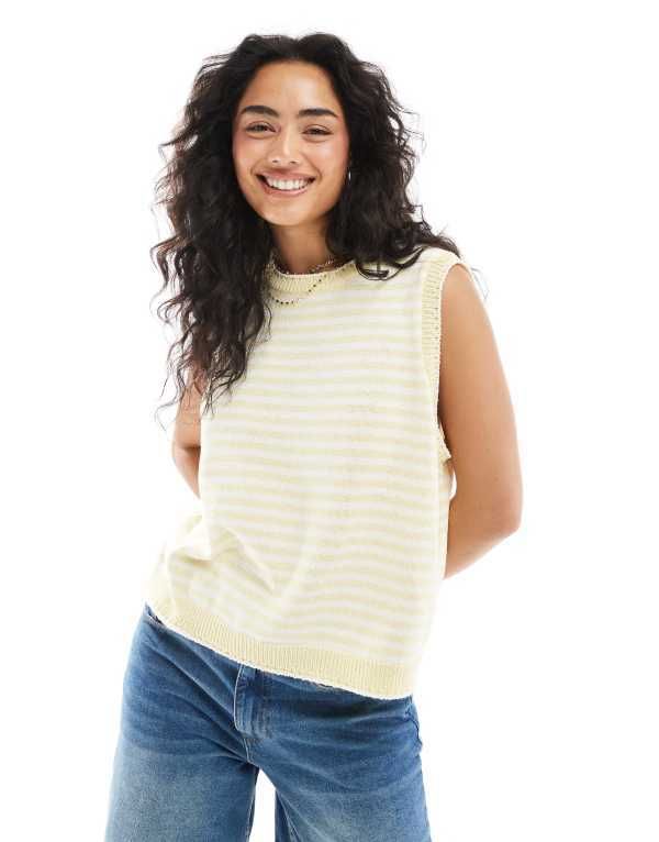 エイソス レディース トップス タンクトップ コントラスト ニット ASOS DESIGN knit tank top with contrast blanket stitch in yellow s