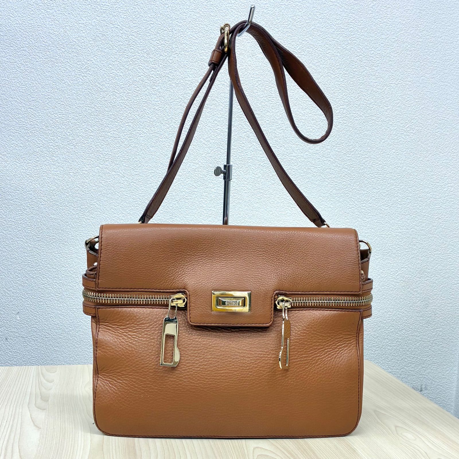 【マックスマーラ Max Mara】⚫︎レザーターンロックショルダーバッグ 旅行 キャメル
