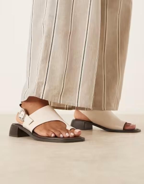 エイソス レディース シューズ サンダル アシンメトリー ヒール ASOS DESIGN Farrow asymmetric toe loop heeled sandalsTONE ストーン