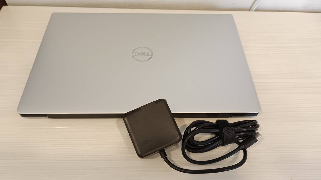 【美品】Dell XPS 13 (7390) 第10世代i7 16GBメモリ4K タッチパッド 【美品】Dell XPS 13 (7390) 第10世代i7 16GBメモリ4K タッチパッド