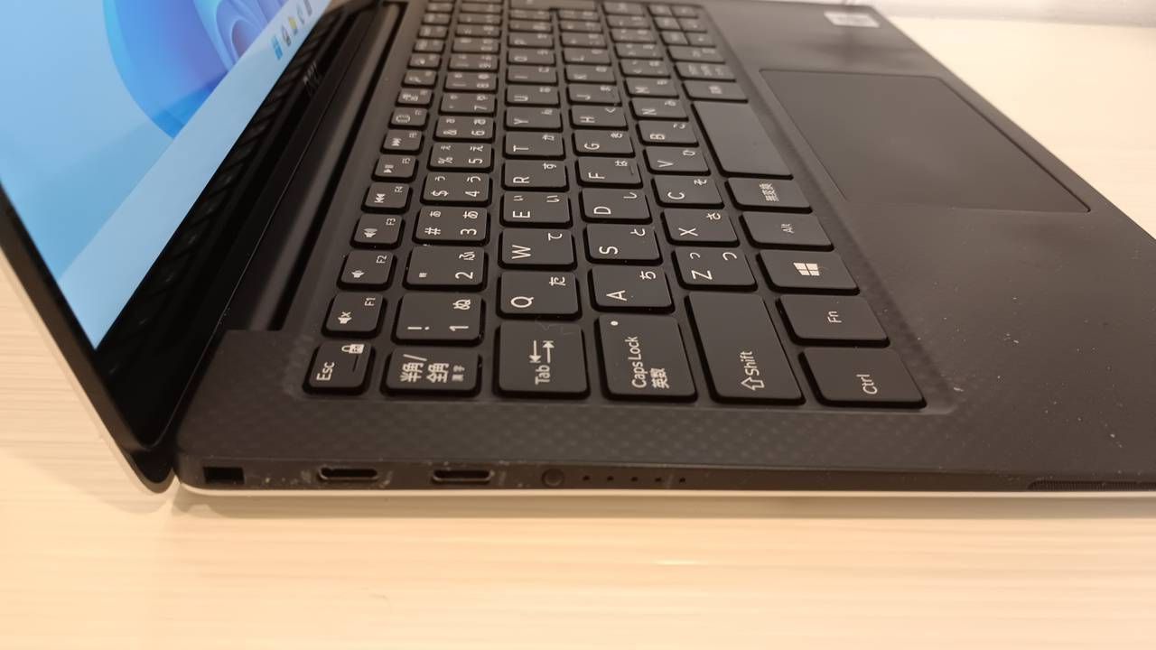 【美品】Dell XPS 13 (7390) 第10世代i7 16GBメモリ4K タッチパッド 【美品】Dell XPS 13 (7390) 第10世代i7 16GBメモリ4K タッチパッド