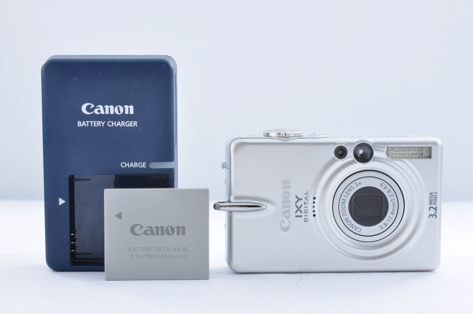 美品 Canon IXY 40 PC1102 コンパクトデジタルカメラ シルバー バッテリー 充電器付き ＃K0067