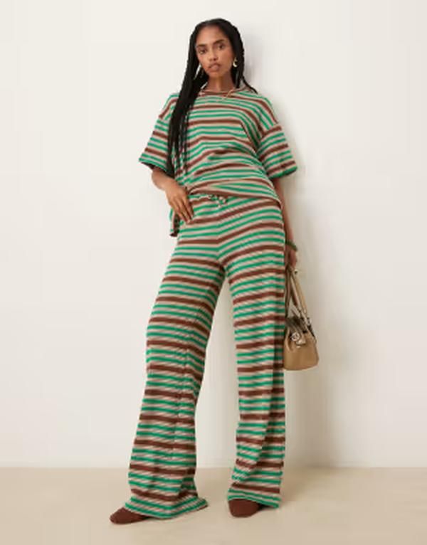 エイソス レディース ボトムス カジュアルパンツ ワイドレッグ ASOS DESIGN striped wide leg pants and brown stripes part of a set S