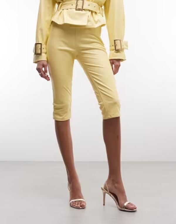 エーエフアールエム レディース ボトムス カジュアルパンツ キャップ AFRM Calla high rise fitted capri pants in lemon part of a set Le