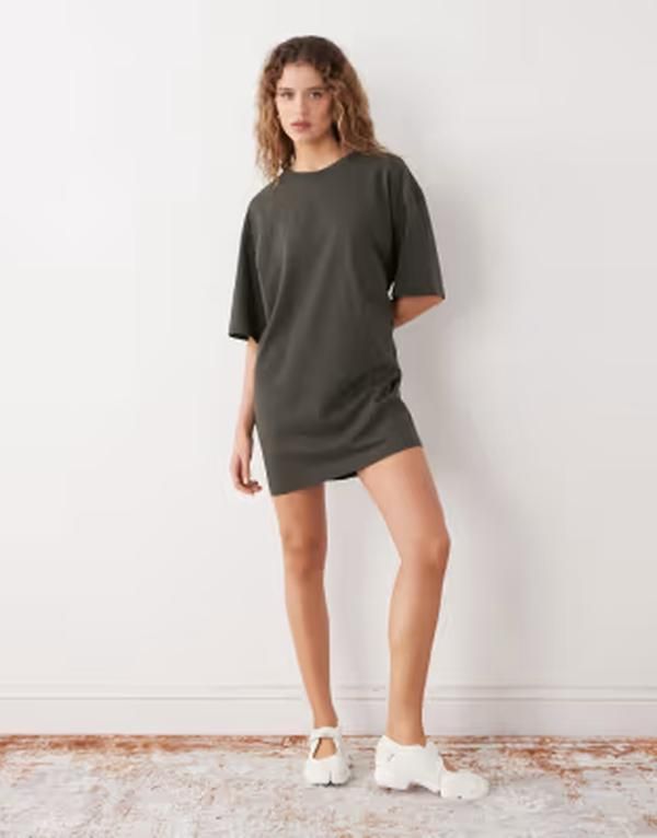 ウィークデイ レディース トップス ワンピース Tシャツ Weekday oversized Tshirt dress Khaki カーキ