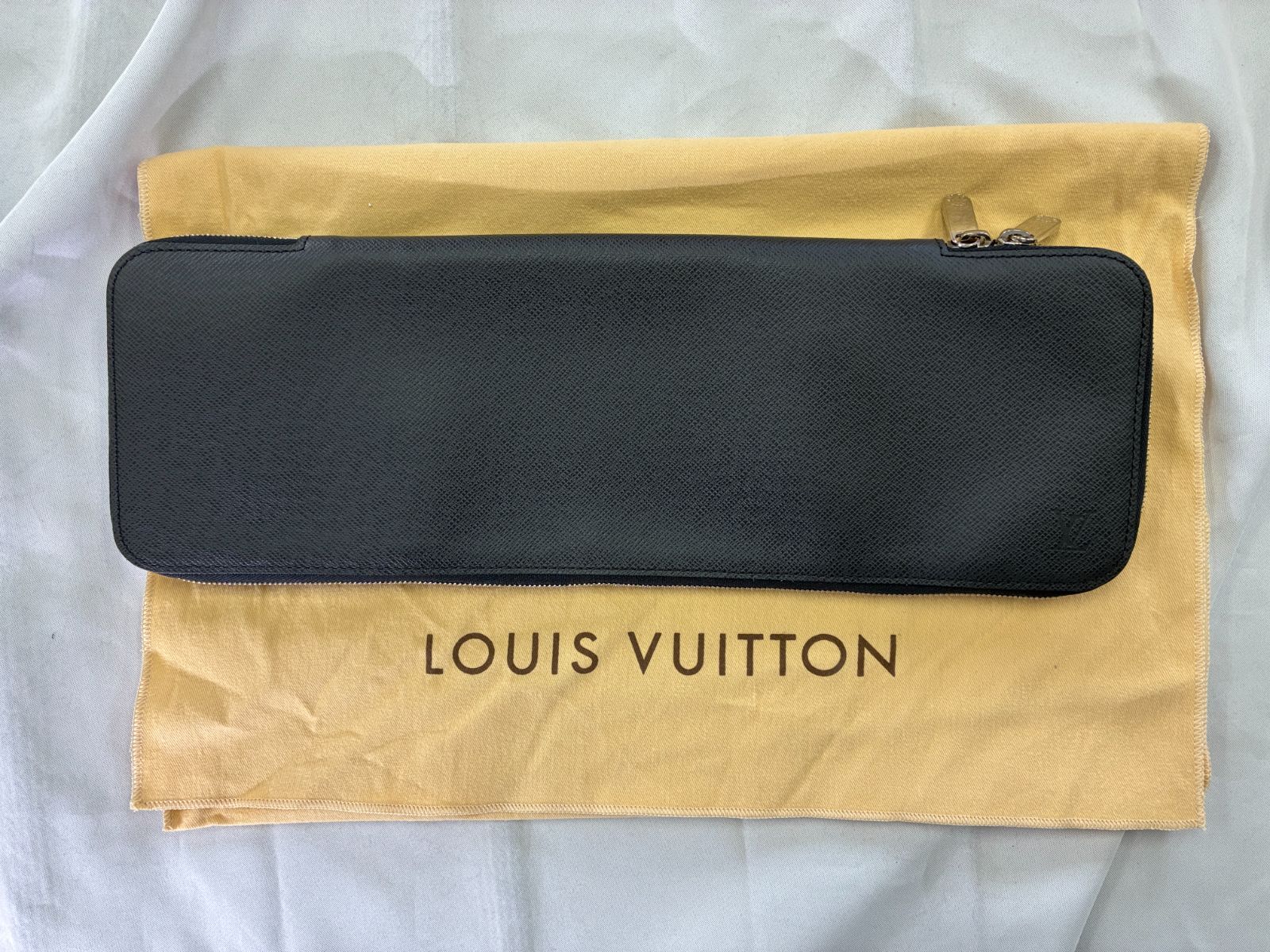 【美品/袋付】LOUIS VUITTON　ルイヴィトン タイガ エテュイ 5 クラヴァット ネクタイケース 正規品
