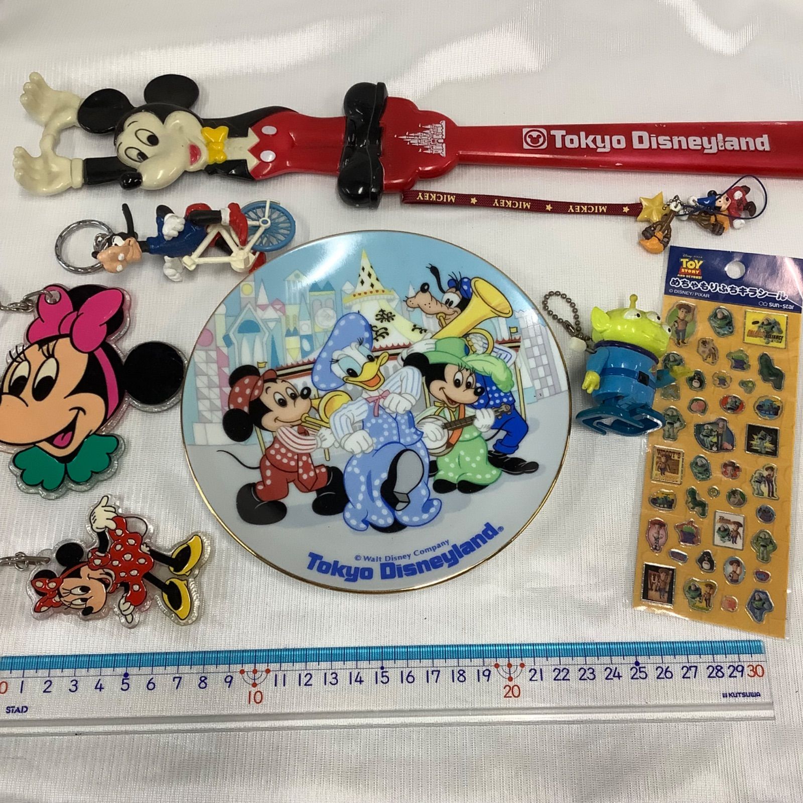 現状品】ディズニーグッズ たくさんまとめ売り Y834 - メルカリ