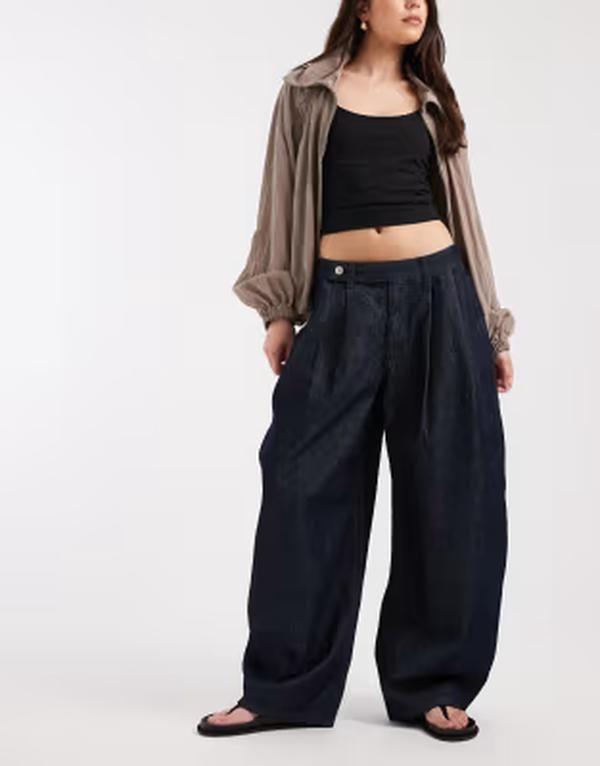 エイソス レディース ボトムス デニムパンツ ローライズ ジーンズ ASOS DESIGN low rise oversized horseshoe jeans rinse INDIGO インディゴ