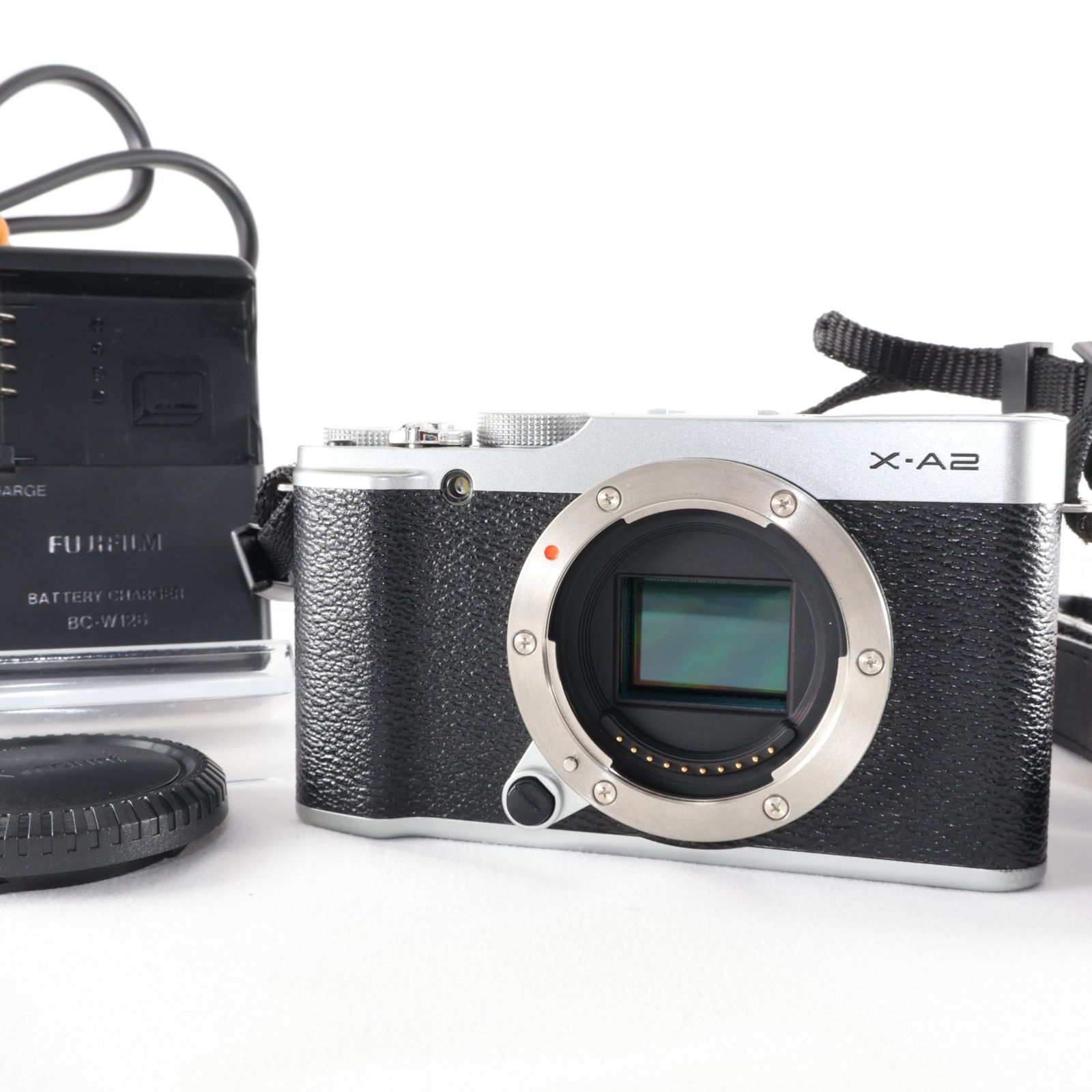 【良品】FUJIFILM ミラーレス一眼 X-A2 ボディ シルバー X-A2S
