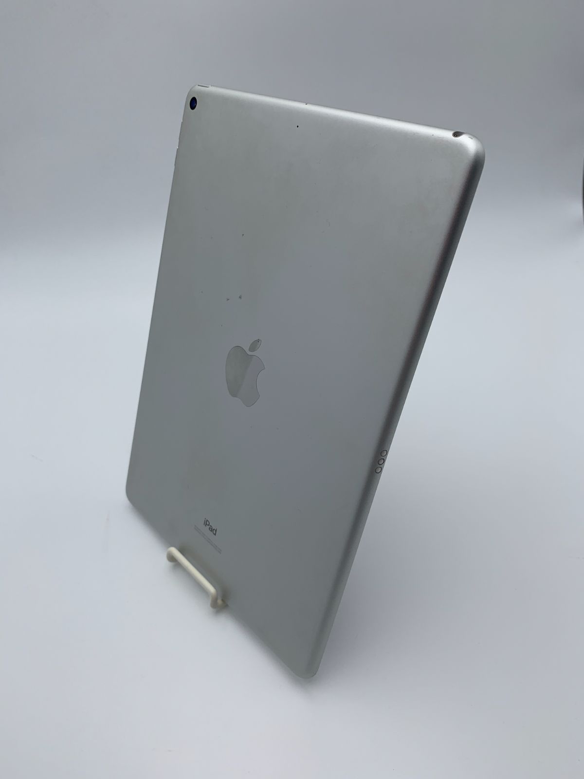 【中古・フレームキズ有・画面キズ有】iPad Air 10.5インチ 第3世代(2019) Wi-Fiモデル 256GB MUUR2J/A シルバー（10日間保証）
