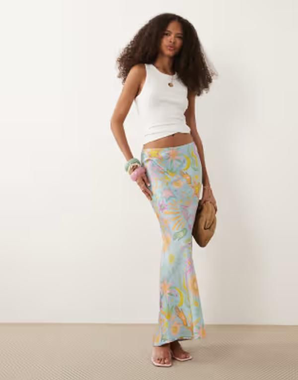ネバーフリードレスド レディース ボトムスカート プリント サテン マキシ Never Fully Dressedorrisatin maxi skirt in pastel star print M