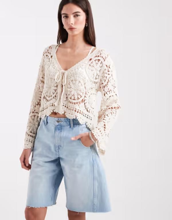オンリー レディース アウター カーディガン ONLY tie front crochet cardigan in cream クリーム