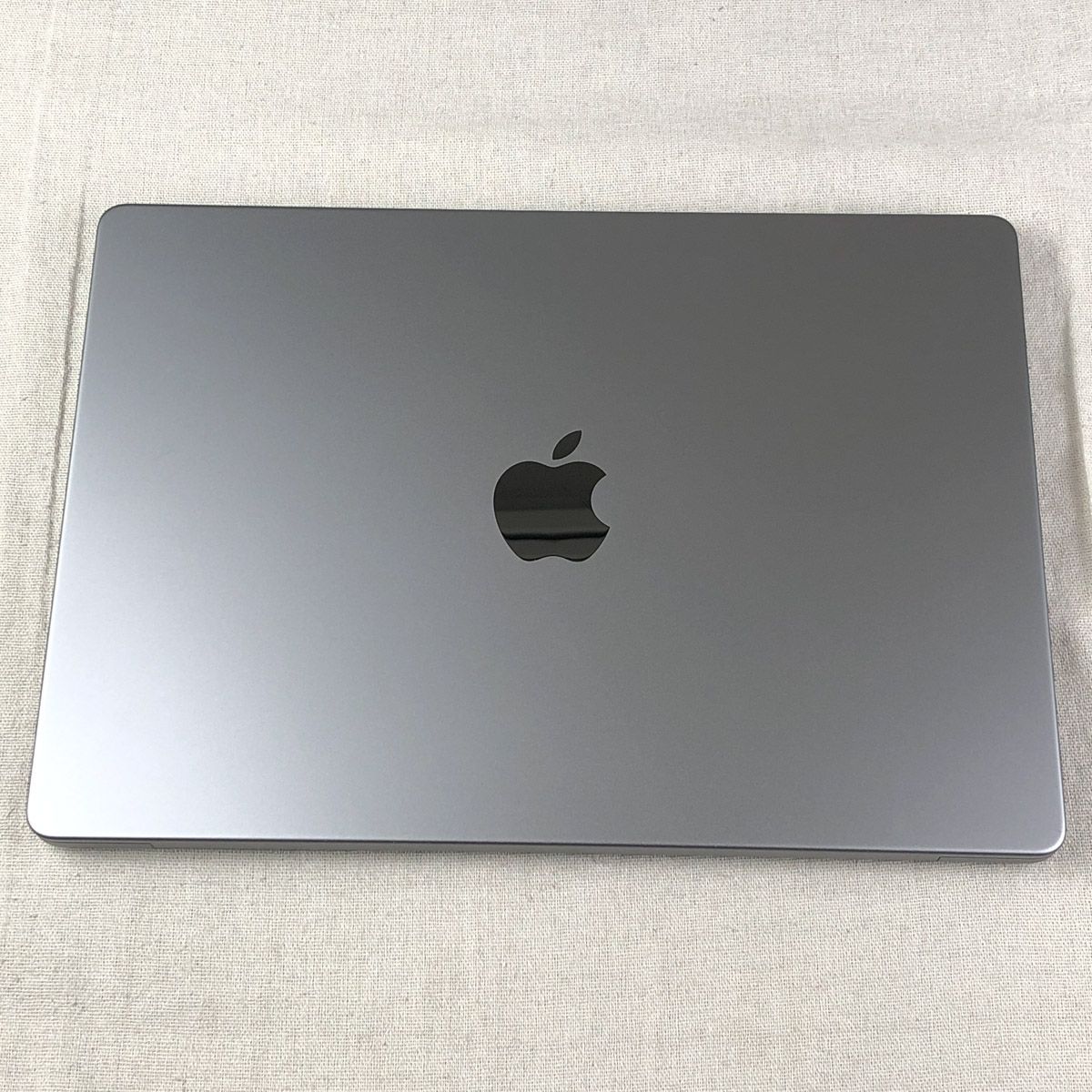 【本体のみ】Apple MacBook Pro (14インチ 2021) 【M1 Pro(CPUコア10/GPUコア16)・メモリ16GB・SSD1TB】A2442 EMC3650/mb-261256(499000) 【本体のみ】Apple MacBook Pro (14インチ 2021) 【M1 Pro(CPUコア10/GPUコア16)・メモリ16GB・SSD1TB】A2442 EMC3650/mb-261256(499000)