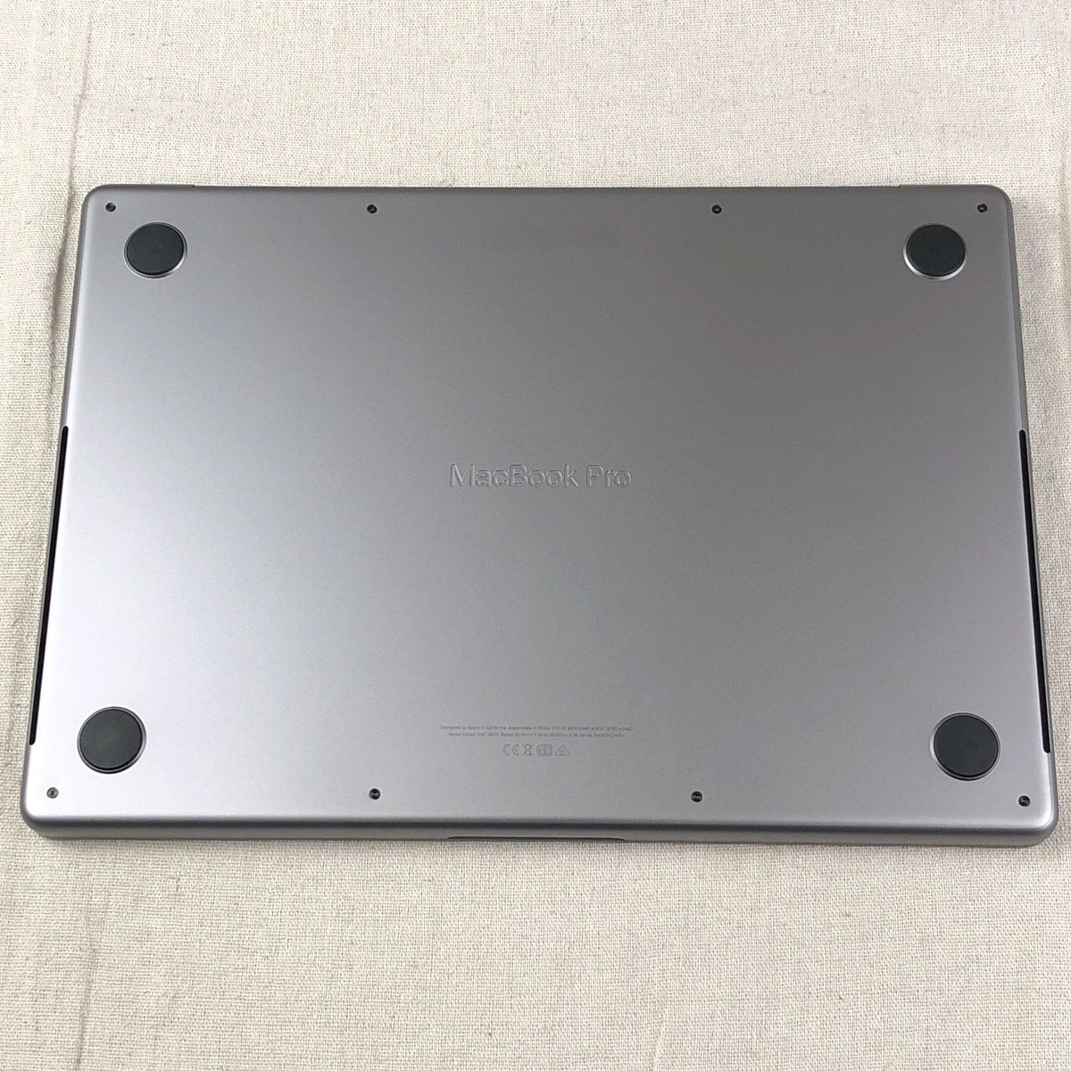 【本体のみ】Apple MacBook Pro (14インチ 2021) 【M1 Pro(CPUコア10/GPUコア16)・メモリ16GB・SSD1TB】A2442 EMC3650/mb-261256(499000) 【本体のみ】Apple MacBook Pro (14インチ 2021) 【M1 Pro(CPUコア10/GPUコア16)・メモリ16GB・SSD1TB】A2442 EMC3650/mb-261256(499000)
