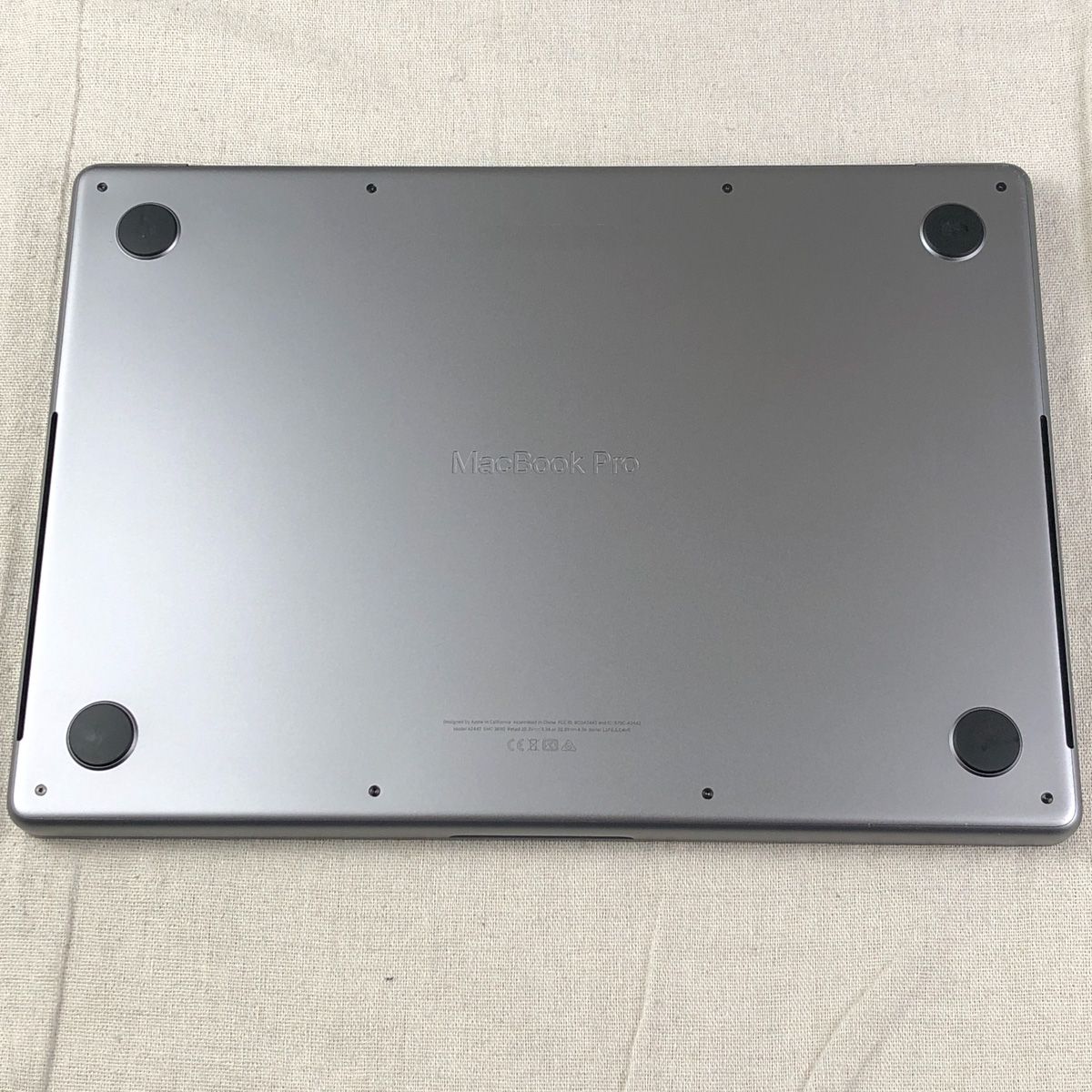 【本体のみ】Apple MacBook Pro (14インチ 2021) 【M1 Pro（CPUコア10/GPUコア16）・メモリ16GB・SSD1TB】A2442 EMC3650/mb-261257（498993）