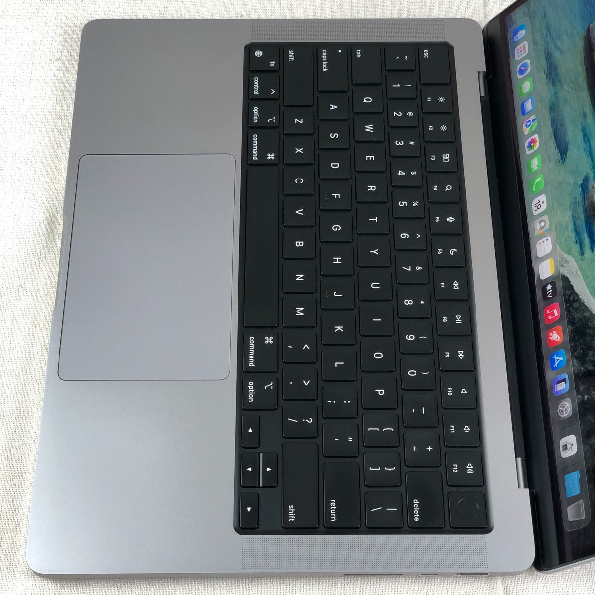 【本体のみ】Apple MacBook Pro (14インチ 2021) 【M1 Pro（CPUコア10/GPUコア16）・メモリ16GB・SSD1TB】A2442 EMC3650/mb-261258（498999）