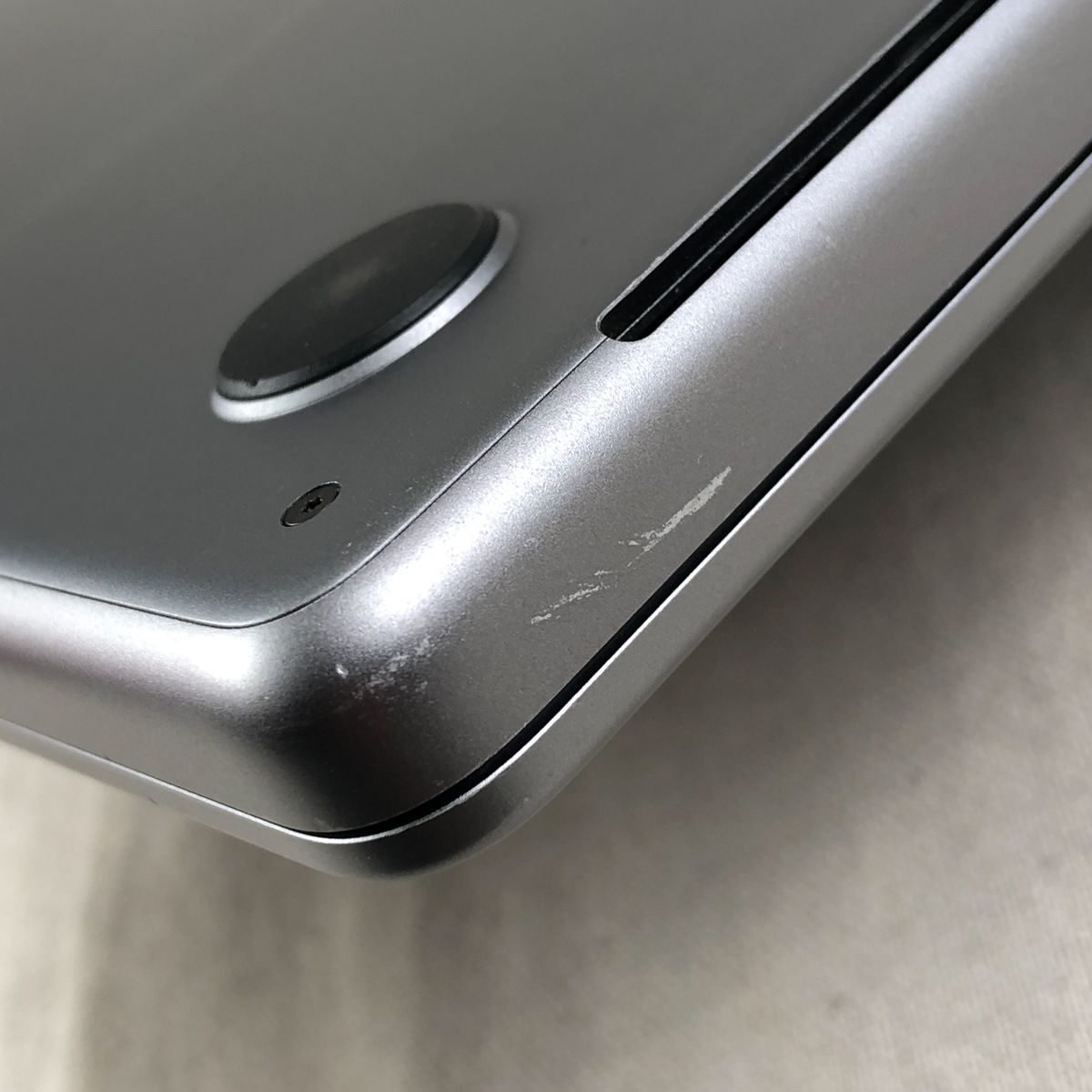 【本体のみ】Apple MacBook Pro (14インチ 2021) 【M1 Pro（CPUコア10/GPUコア16）・メモリ16GB・SSD1TB】A2442 EMC3650/mb-261258（498999）