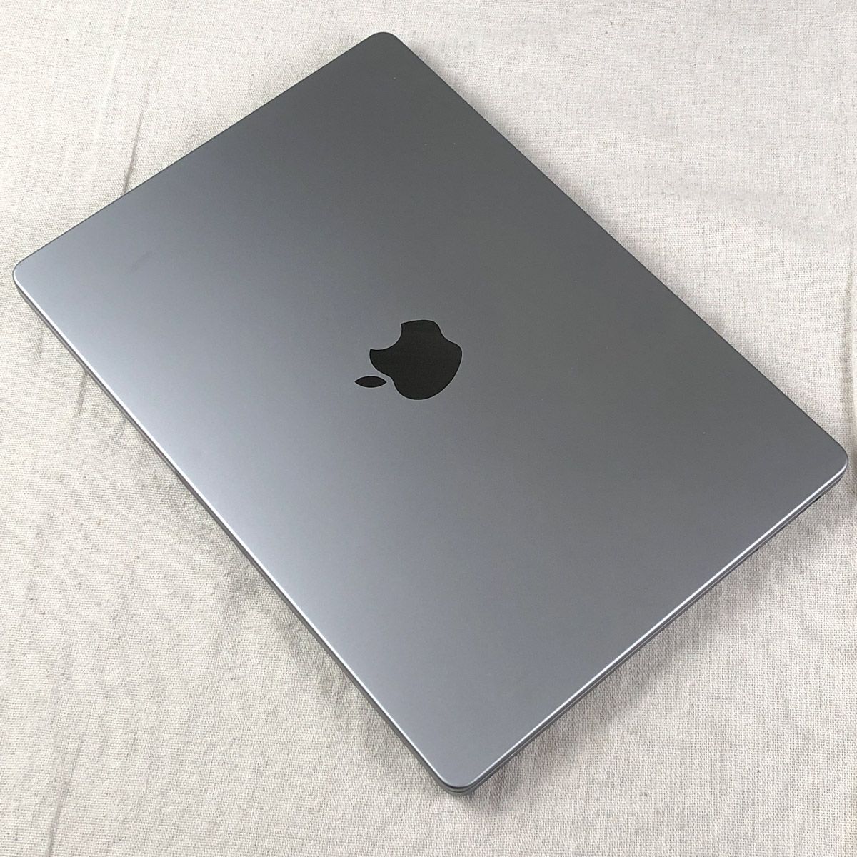 【本体のみ】Apple MacBook Pro (14インチ 2021) 【M1 Pro（CPUコア10/GPUコア16）・メモリ16GB・SSD1TB】A2442 EMC3650/mb-261260（499002）