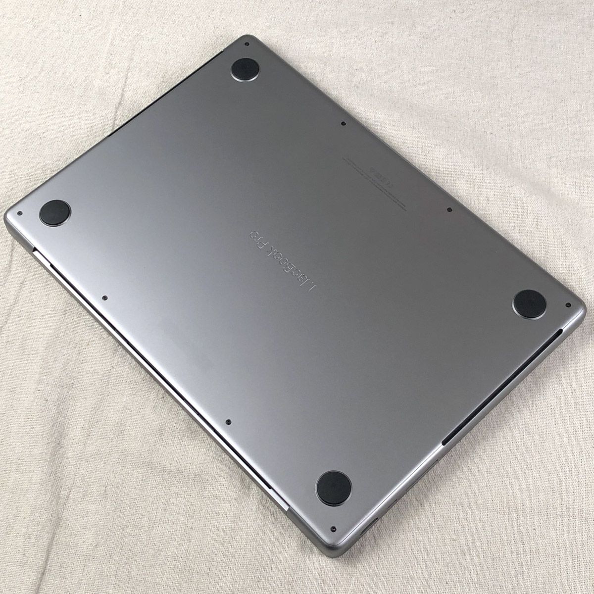 【本体のみ】Apple MacBook Pro (14インチ 2021) 【M1 Pro（CPUコア10/GPUコア16）・メモリ16GB・SSD1TB】A2442 EMC3650/mb-261260（499002）