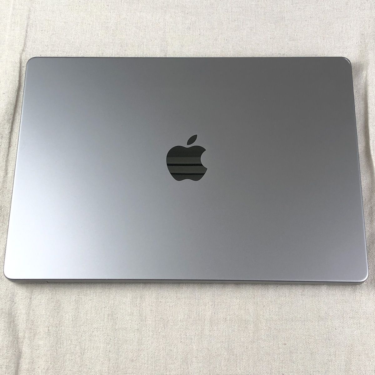 【本体のみ】Apple MacBook Pro (14インチ 2021) 【M1 Pro（CPUコア10/GPUコア16）・メモリ16GB・SSD1TB】A2442 EMC3650/mb-261261（499009）