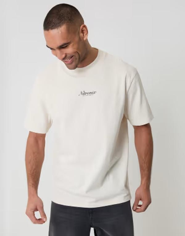 スリードベア メンズ トップス Tシャツ クルーネック プリント グラフィック Threadbare crew neck back graphicar printshirt in ecru エクリュ