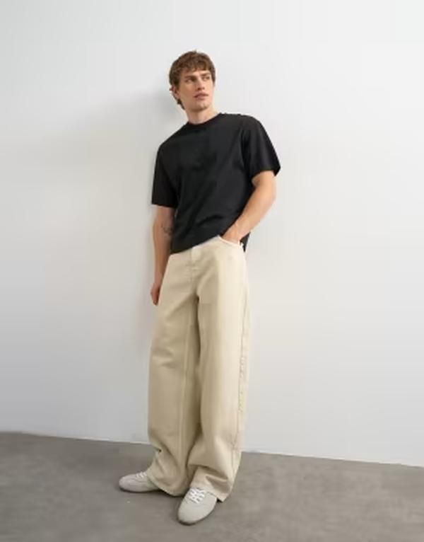 トップマン メンズ トップス Tシャツ リラックスフィット クロップド Topman relaxed fit cropped tshirt Black ブラック