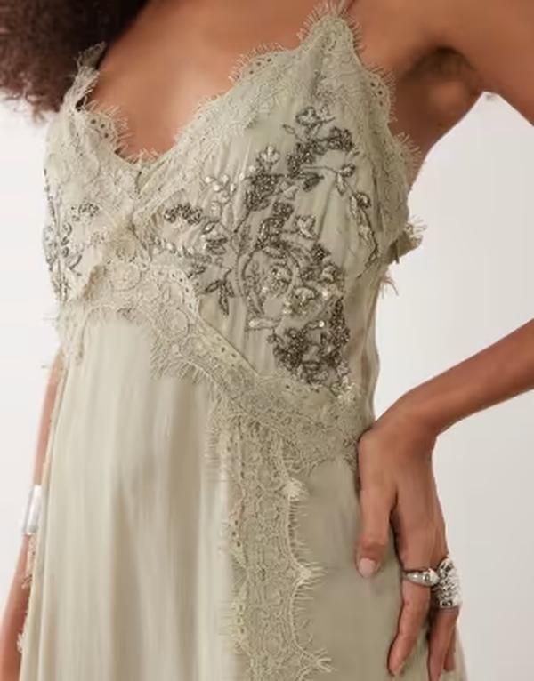 マンゴ レディース トップス ワンピース レーストリム ミディ レース Mango camidi dress with lace trim and embellishment in pale GREE