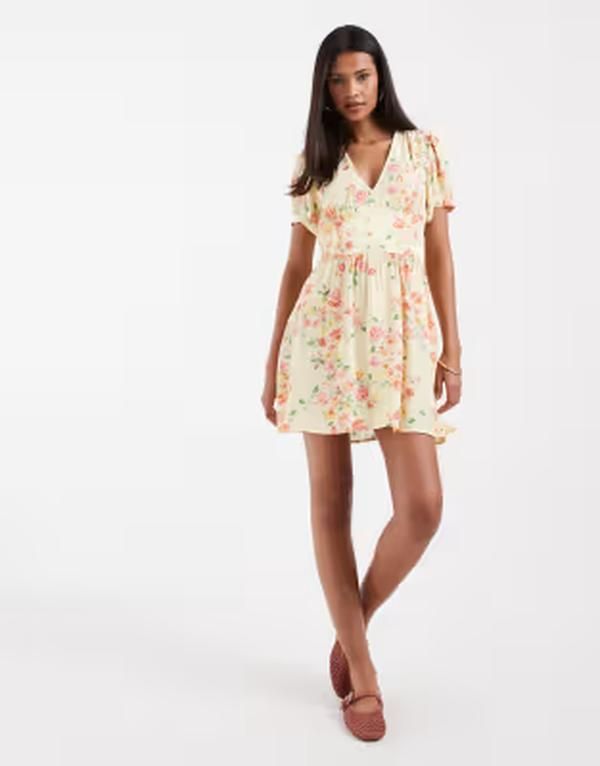 ヴェロモーダ レディース トップス ワンピース フラワー柄 プリント ミニ フラワー Vero Moda button front detail tea style mini dress in yel ヴェロモーダ レディース トップス ワンピース フラワー柄 プリント ミニ フラワー Vero Moda button front detail tea style mini dress in yel