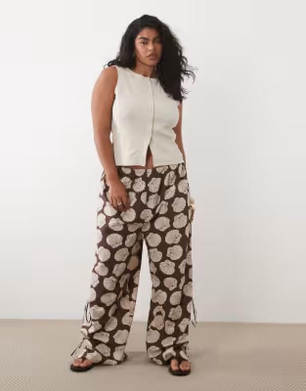 エイソス レディース ボトムス カジュアルパンツ プリント ASOS Curve ASOS DESIGN Curve beach pants in shell print Shell print