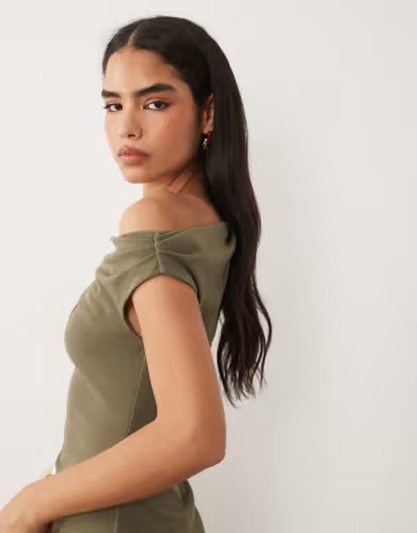 エイソス レディース トップス ワンピース クレープ ギャザー スカート マキシ ASOS DESIGN crepe fallen shoulder maxi dress with ruched sk