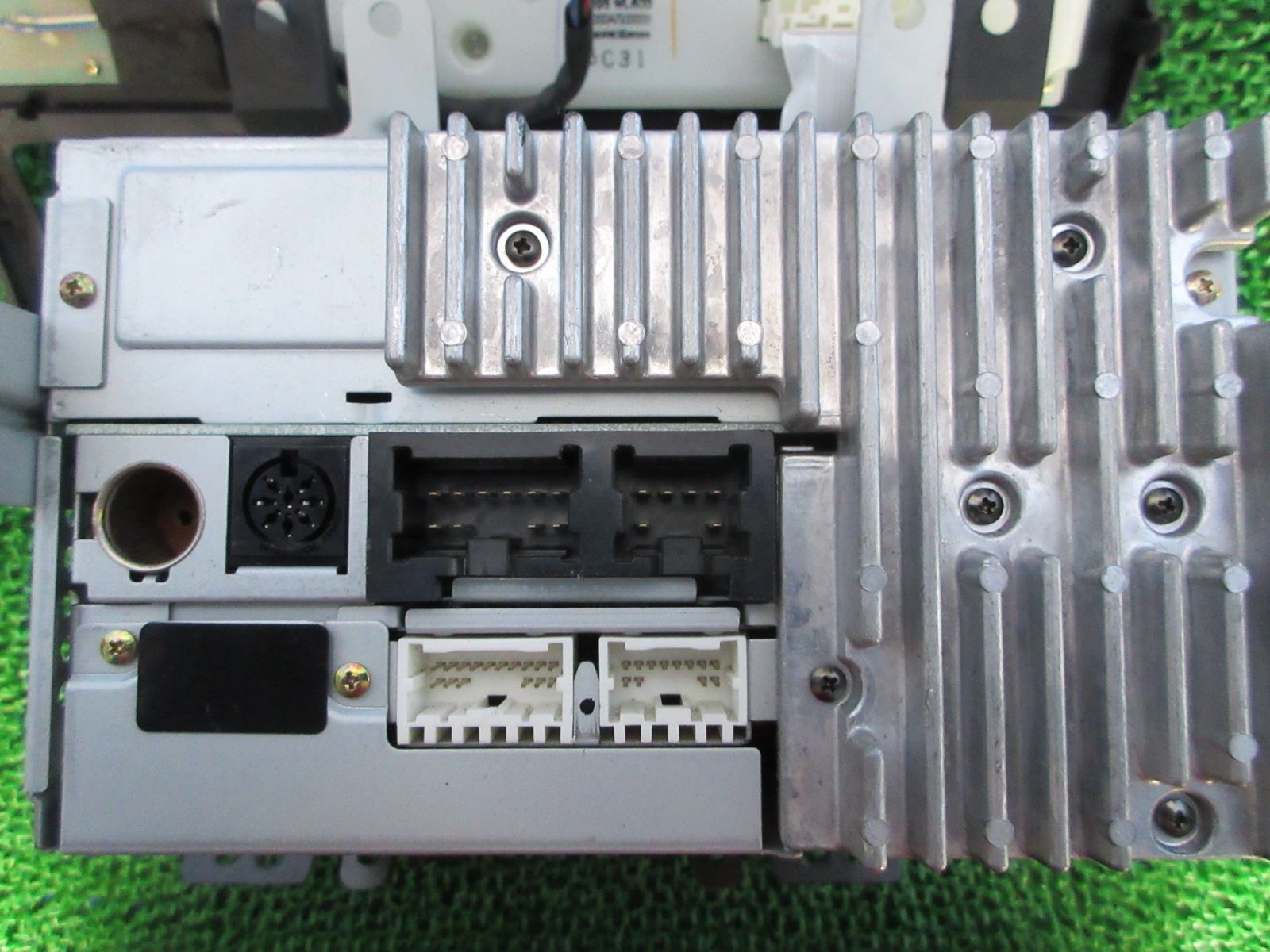 ☆SFC7106/動作OK 日産 エルグランド E51 センターパネル/ナビ CD/MD