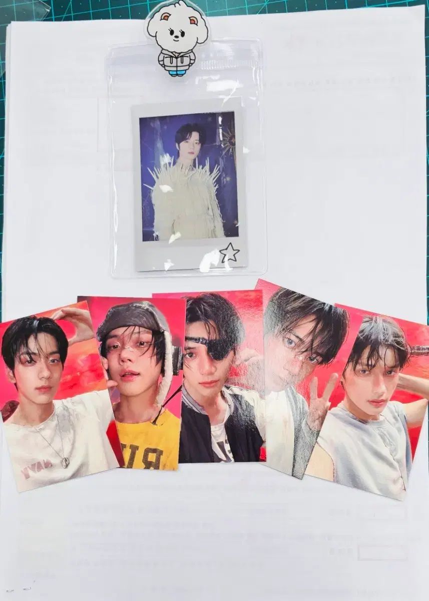 TOMORROW X TOGETHER(TXT) 뷰스公開番組 サノク トレカ + ボムギュ(BEOMGYU) チェキ ポラロイド