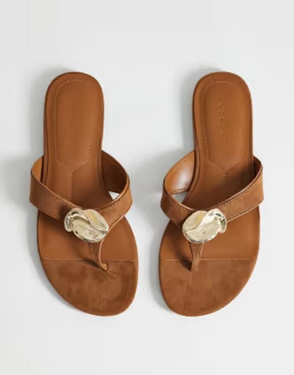 トップショップ レディース シューズ サンダル スエード Topshop Eden toe thong sandals withardware in tan faux suede TAN タン
