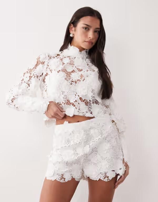 バードット レディース ボトムス ハーフパンツ・ショーツ ショートパンツ Bardot Amyra high waisted shorts part of a set Ivory アイボリー