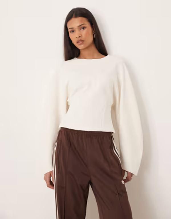 ジーナトリコ レディース アウター ニット・セーター Gina Tricot sculpted sweater in cream クリーム
