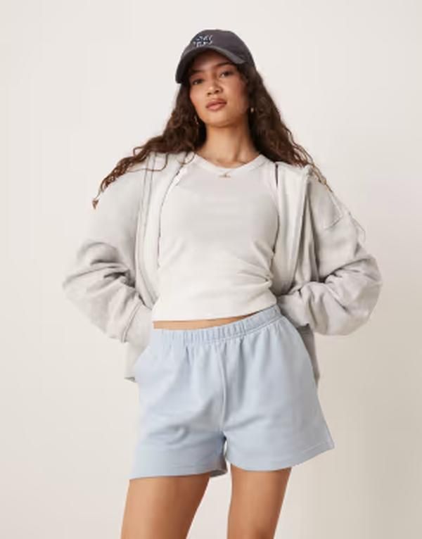 ジーナトリコ レディース ボトムス ハーフパンツ・ショーツ スウェット シャツ ショートパンツ ジャージー Gina Tricot jersey sweatshirt fabric shorts in