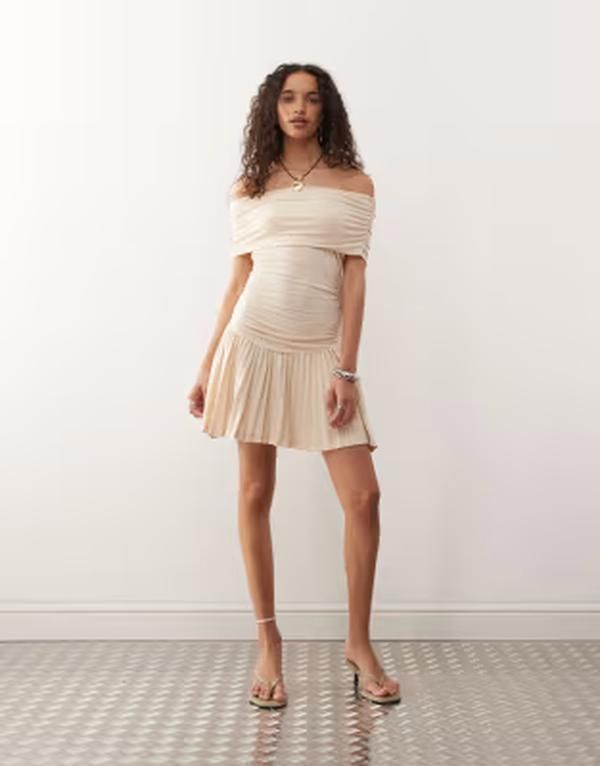 ライオネス レディース トップス ワンピース プリーツ ギャザー ミニ Lioness bardot ruched waist pleatedrop hemini dress in oatmeal オ