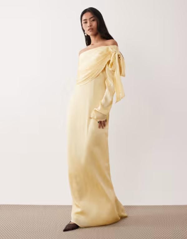 プリティラヴィッシュ レディース トップス ワンピース サテン マキシ Pretty Lavish satin off the shoulder bow maxi dress in lemon