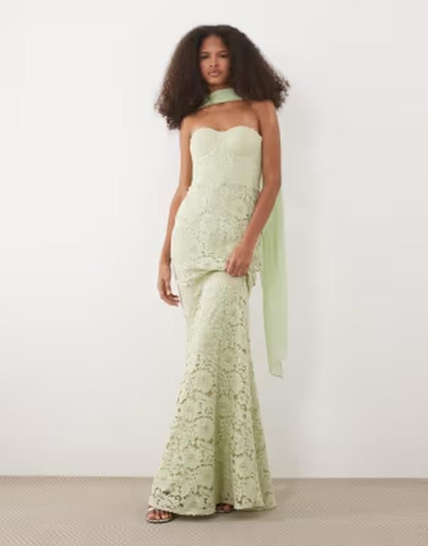 シックスストーリーズ レディース トップス ワンピース レース マキシ Six Stories lace corset maxi dress with scarf neck in sage セージ