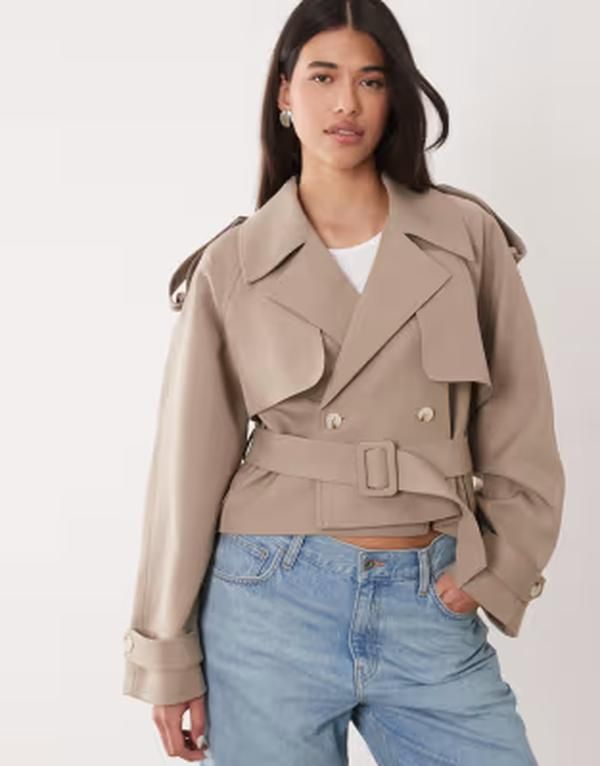 ジーナトリコ レディース アウター コート クロップド Gina Tricot cropped belted trench coat in sand BEIGE ベージュ