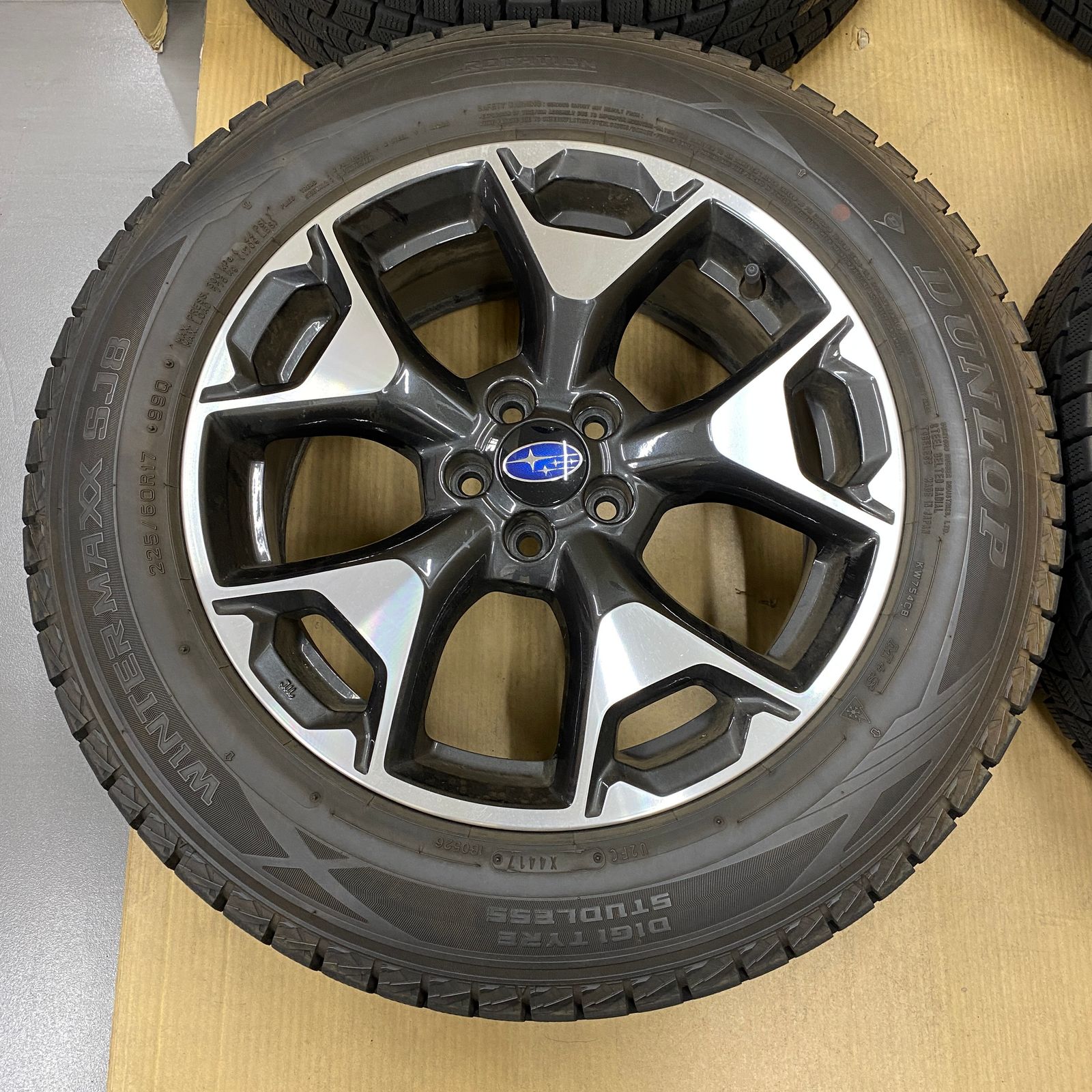スバル純正17インチ4本ホイール　7JJ 55 PCD100 ガンメタリック塗装 スバル純正 17インチ 7J +55 PCD100 5H 4本セット【中古】 - メルカリ