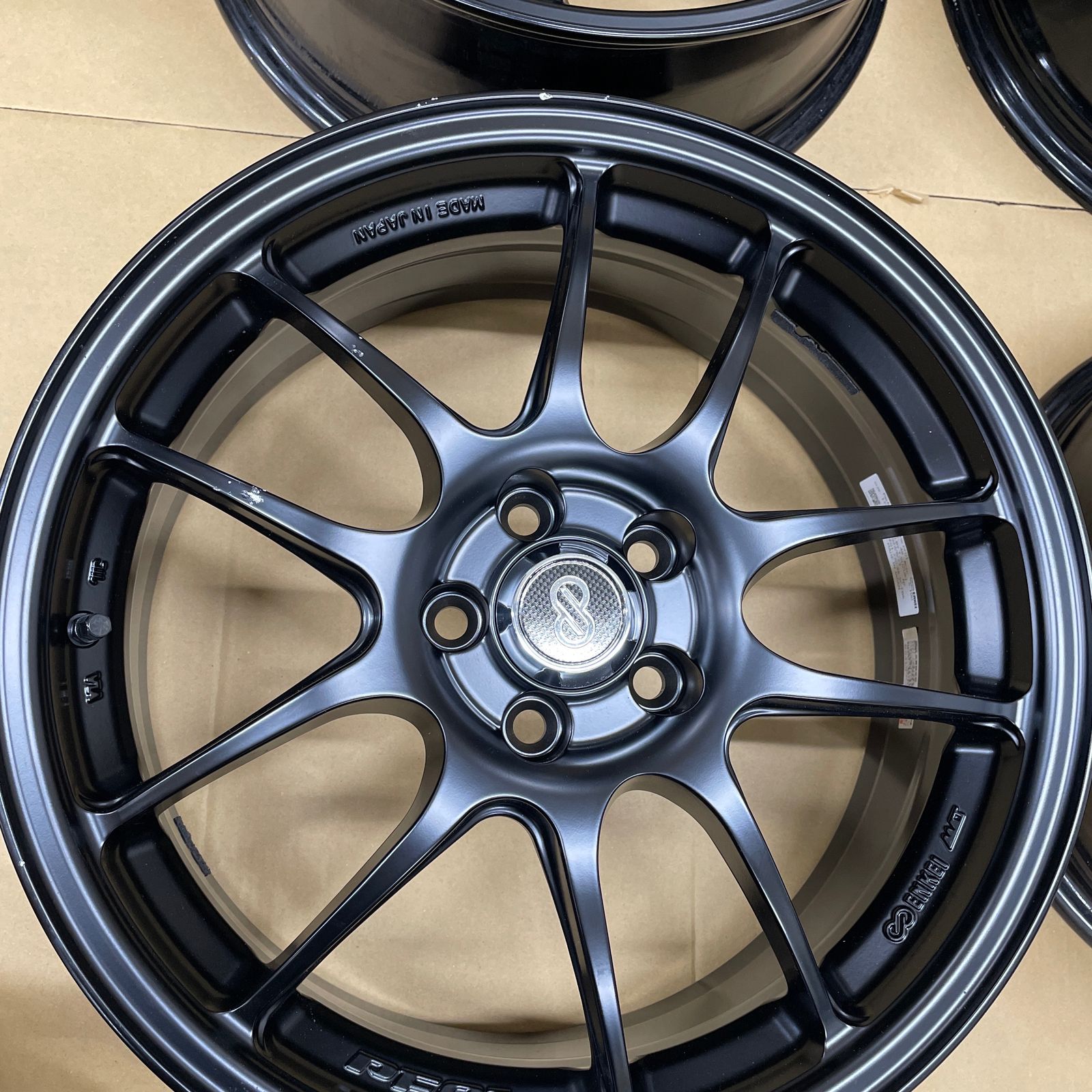 5穴PCD100 ENKEI Performance Line PF01 17インチ ホイール 4本セット 
