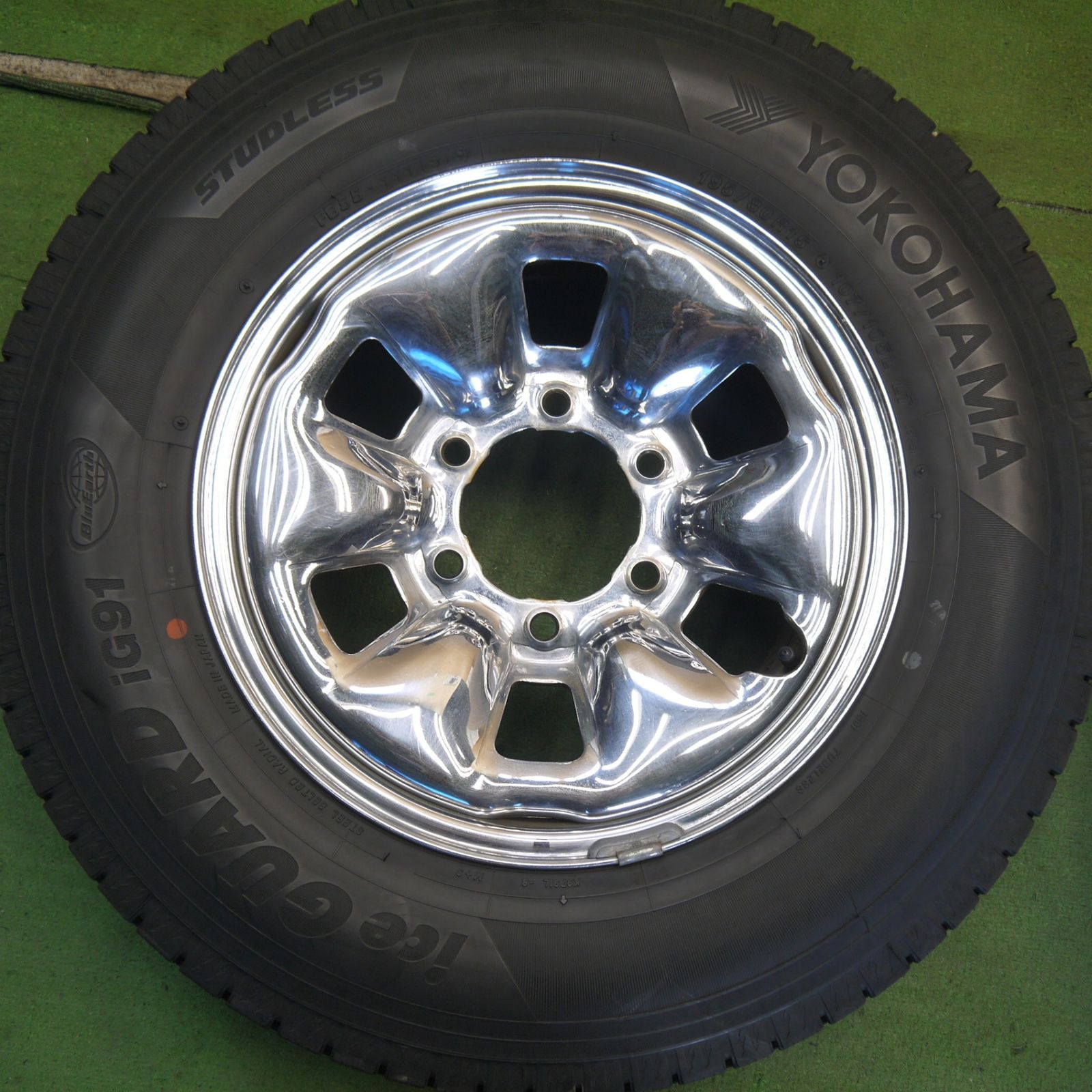 バリ溝！8.5分☆トヨタ 100系 ハイエース 純正 メッキ 195/80R15 107 
