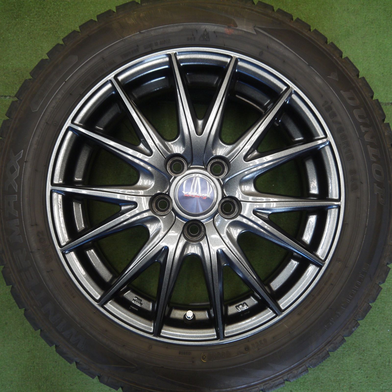 バリ溝！キレイ！9.5分☆シエンタ 等 185/60R15 スタッドレス
