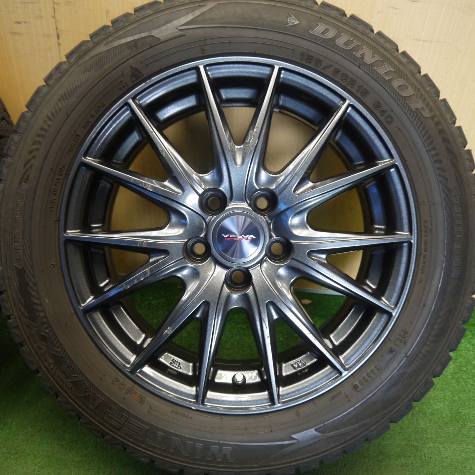 15インチアルミホイルスタッドレス付きバリ溝 バリ溝！キレイ！9.5分☆シエンタ 等 185/60R15 スタッドレス