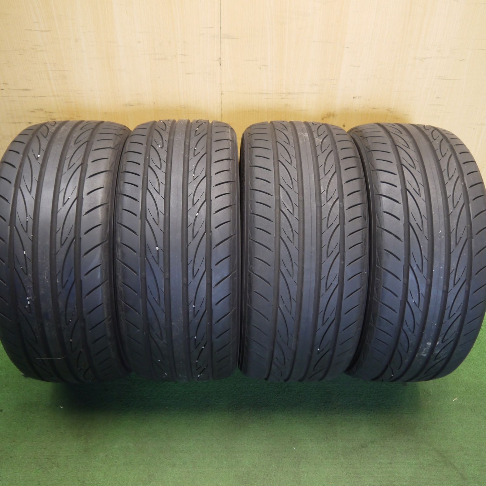 バリ溝！22年！9.5分★245/40R18 ヨコハマ アドバン FLEVA タイヤ 18インチ インプレッサ クラウン RX8 等★6060806Hノタ