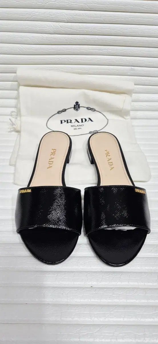 PRADA プラダ サフィアーノ ミュール スリッパ サイズ36 230