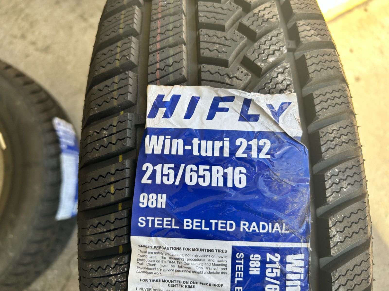 HIFLY Win-turi212 215/65R16 4本セット 新品未使用 - メルカリ