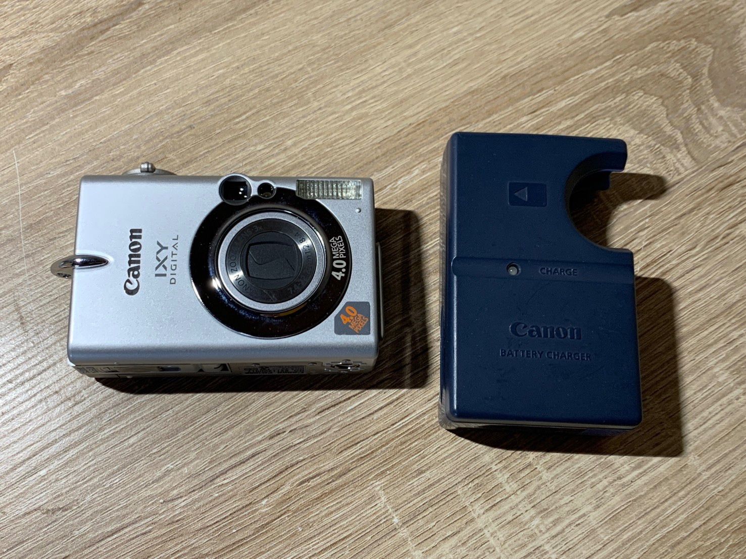 1802 Canon IXY DIGITAL 450 シルバー ジャンク品 デジカメ【コ